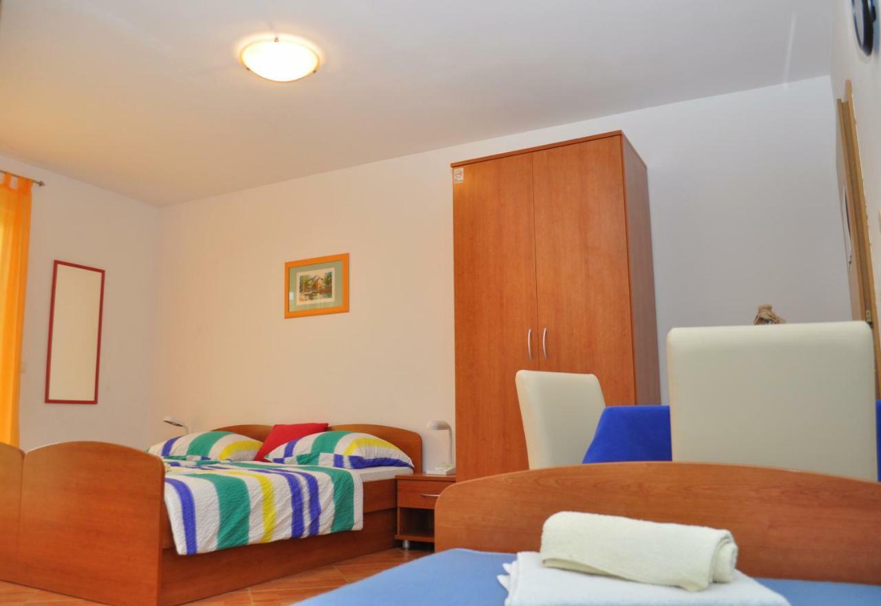 Apartments Ivica Makarska Exterior photo