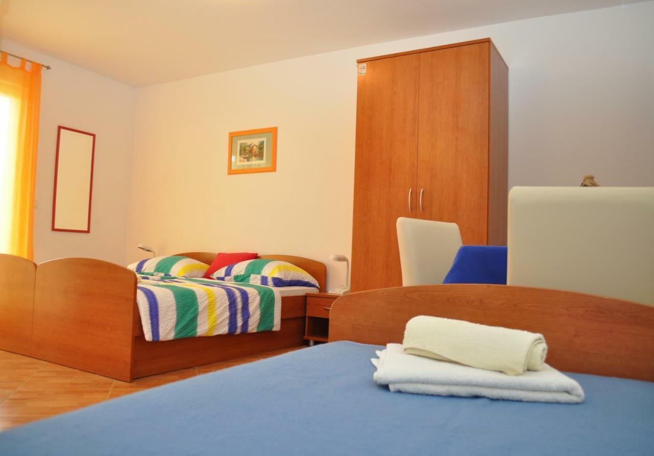 Apartments Ivica Makarska Exterior photo