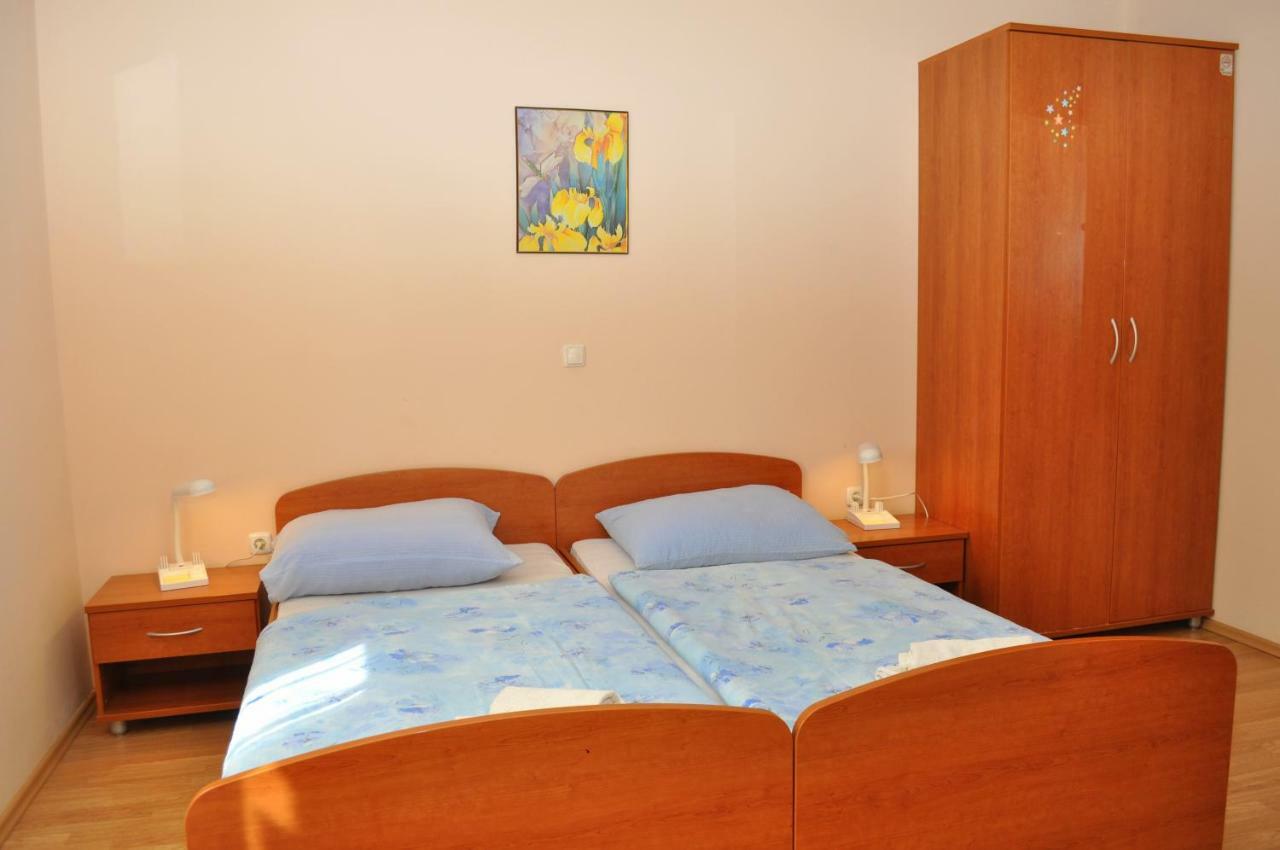 Apartments Ivica Makarska Exterior photo