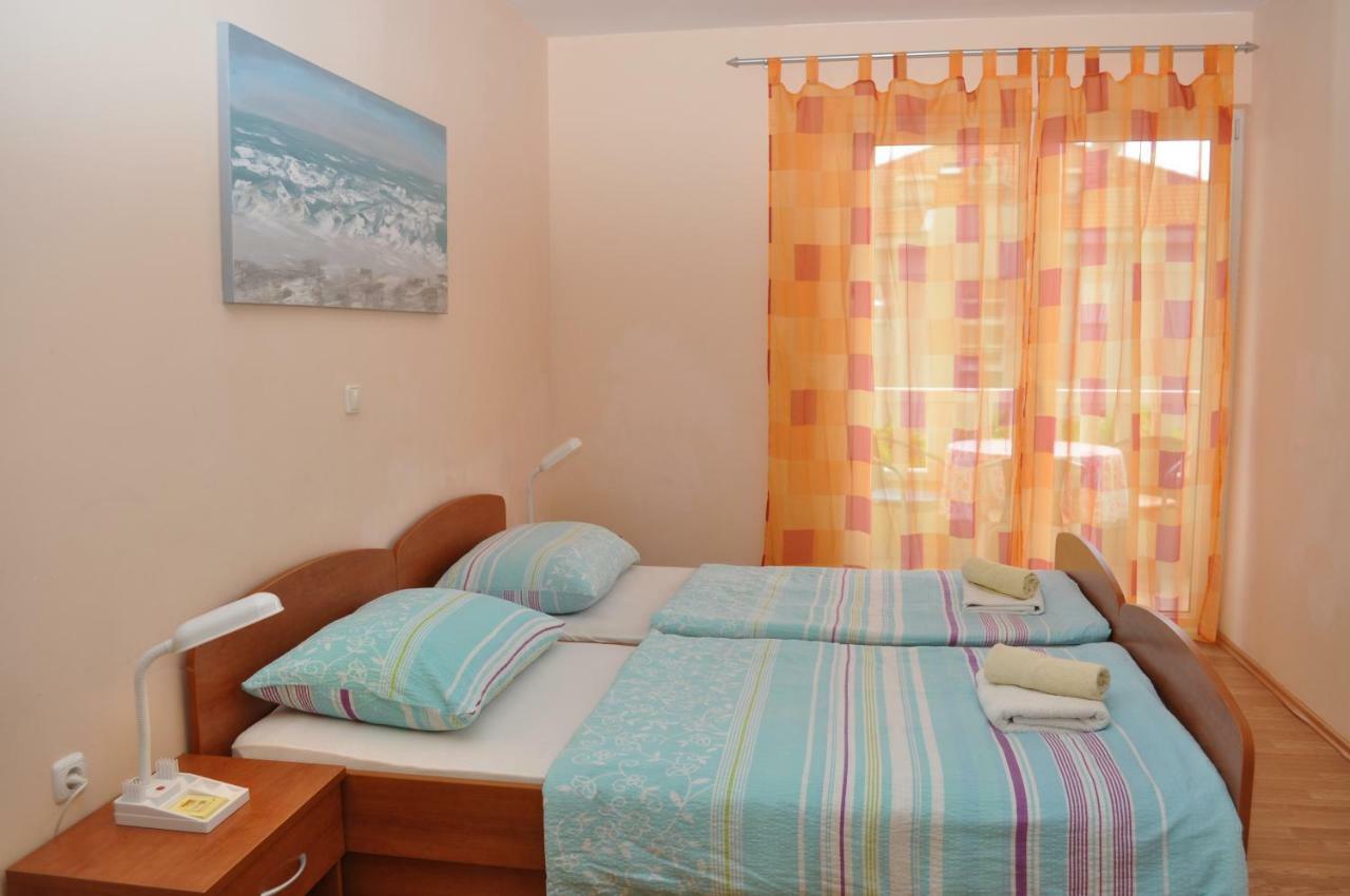 Apartments Ivica Makarska Exterior photo