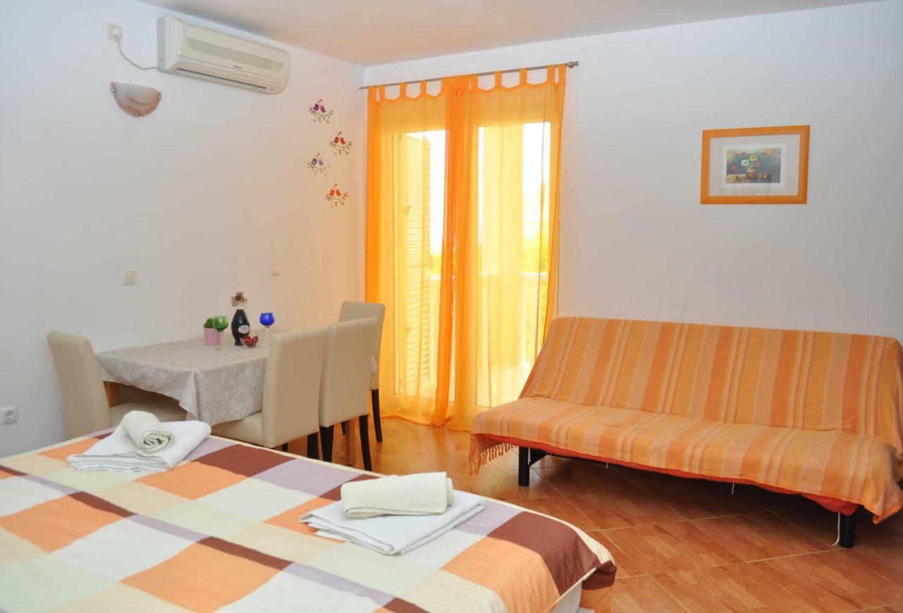 Apartments Ivica Makarska Exterior photo